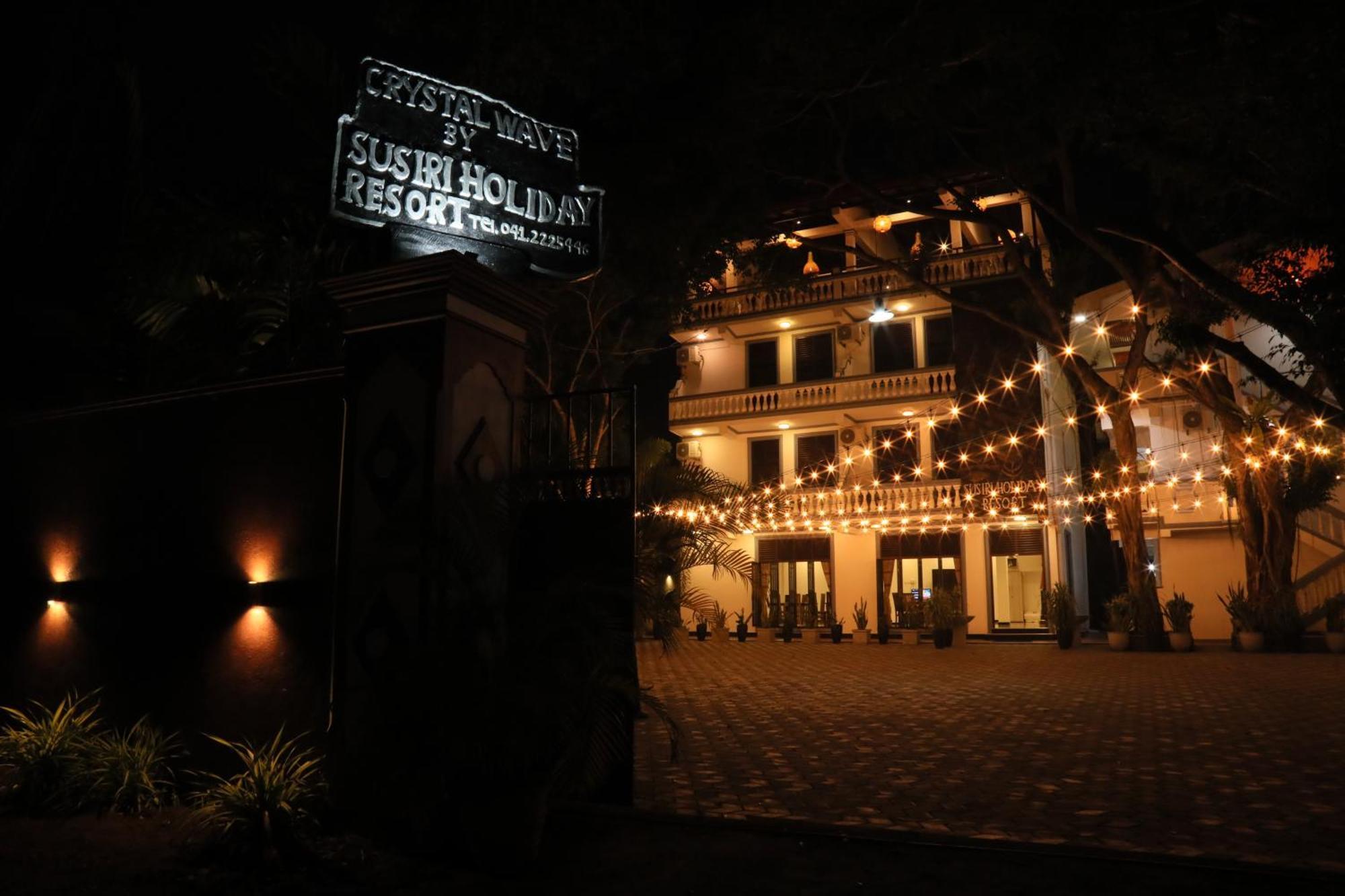 Crystal Wave Holiday Resort Polhena Matara Dış mekan fotoğraf