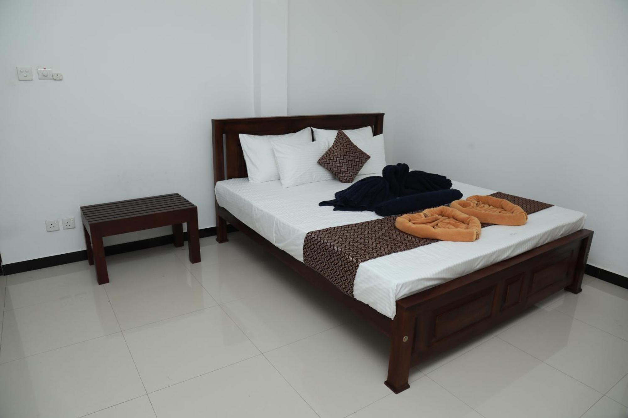 Crystal Wave Holiday Resort Polhena Matara Dış mekan fotoğraf