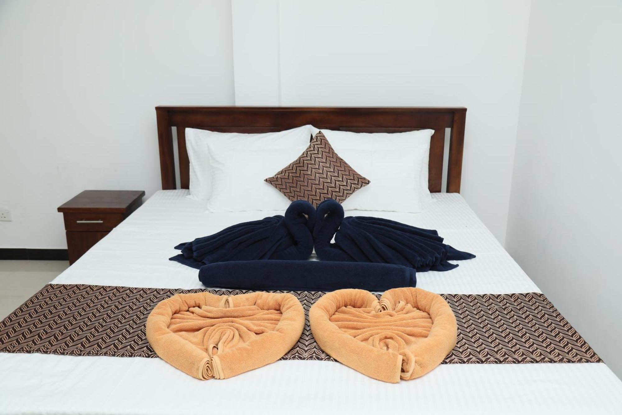 Crystal Wave Holiday Resort Polhena Matara Dış mekan fotoğraf