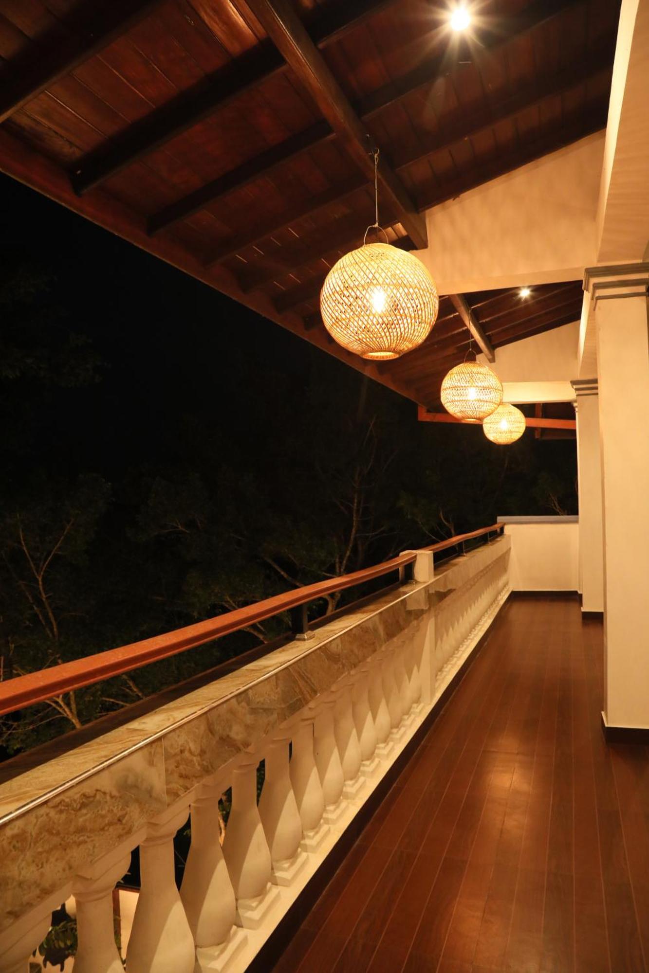 Crystal Wave Holiday Resort Polhena Matara Dış mekan fotoğraf