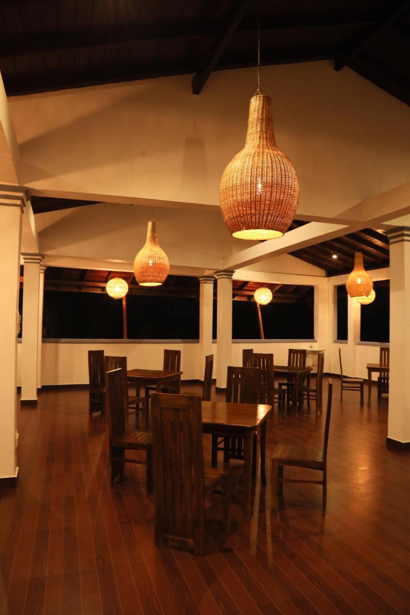 Crystal Wave Holiday Resort Polhena Matara Dış mekan fotoğraf