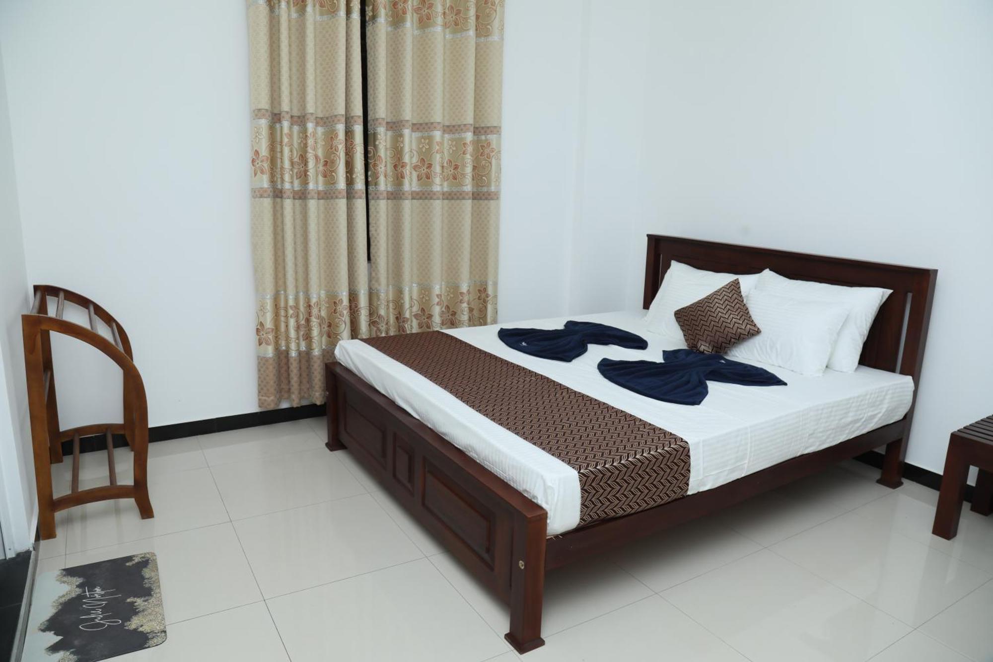 Crystal Wave Holiday Resort Polhena Matara Dış mekan fotoğraf