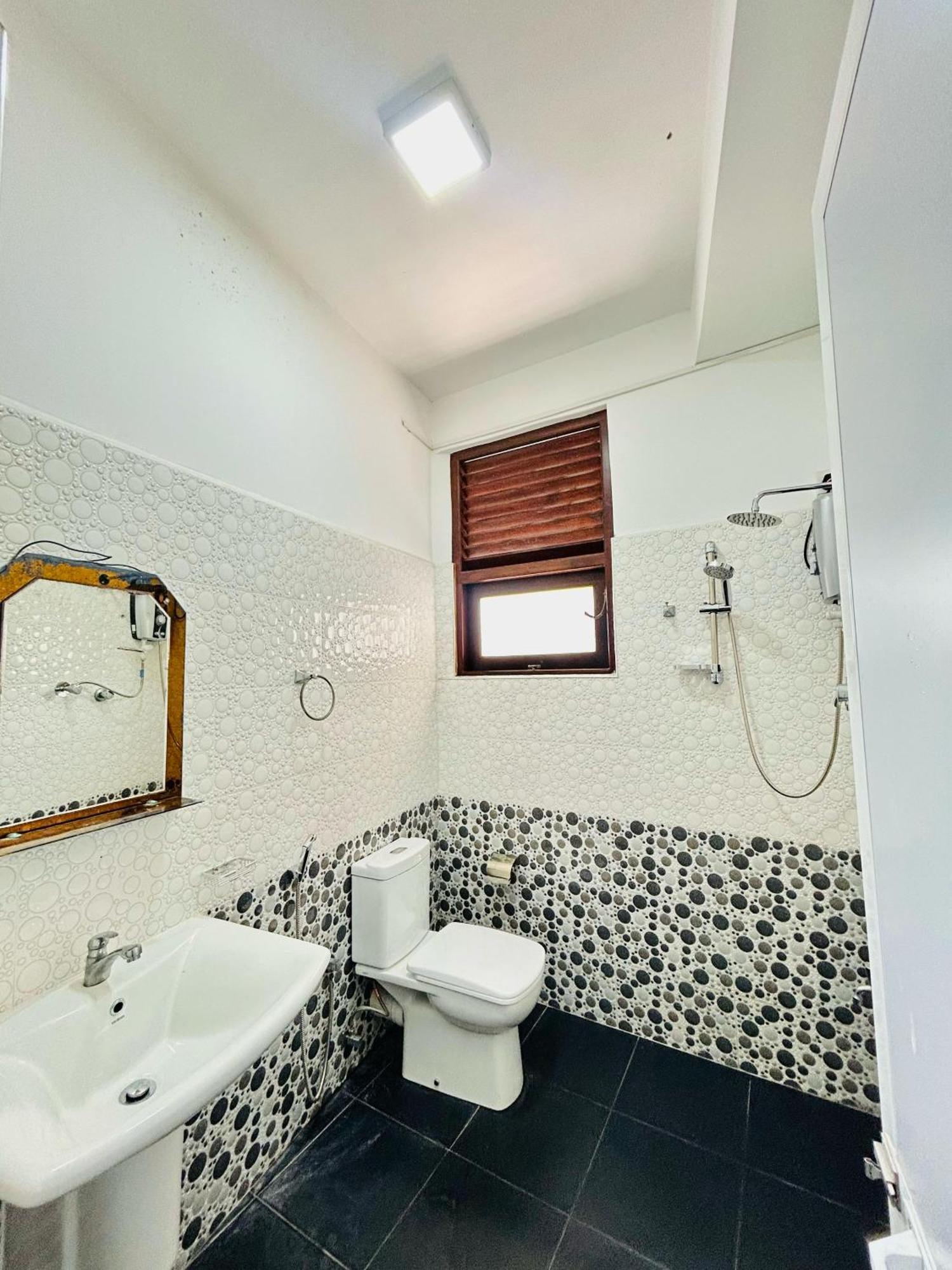 Crystal Wave Holiday Resort Polhena Matara Dış mekan fotoğraf