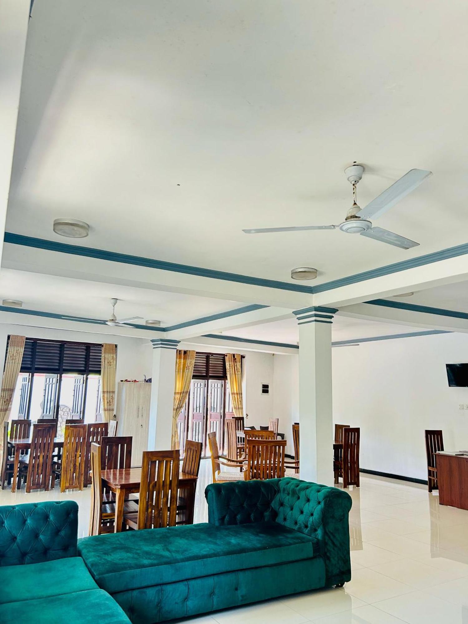Crystal Wave Holiday Resort Polhena Matara Dış mekan fotoğraf